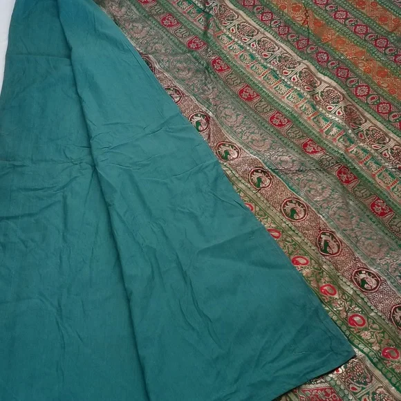 Unique Gorgeous Silk Green Patchwork Batik Bedspread / Tapestry from India - Picture 8 of 14